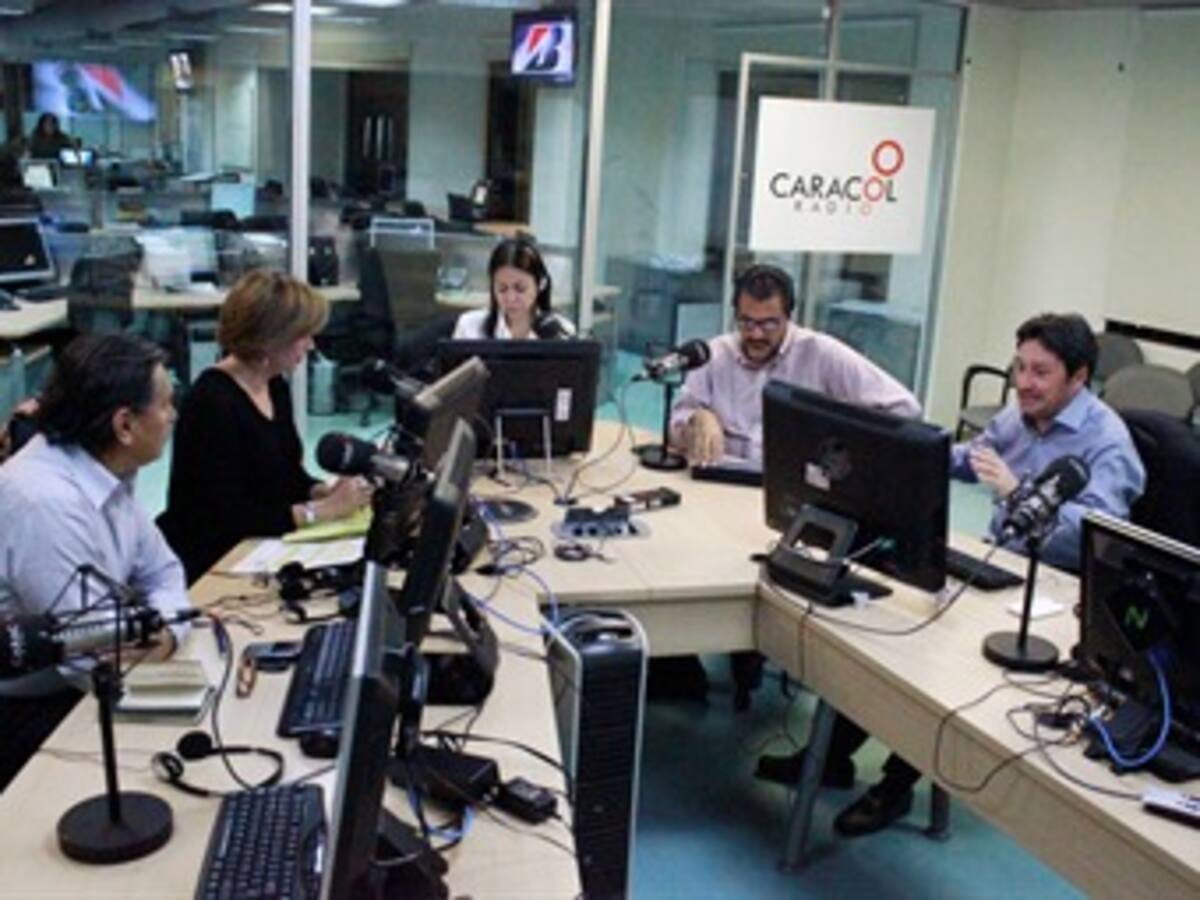 "El procurador está desgastado ante la opinión pero no ante el Congreso": Francisco Santos