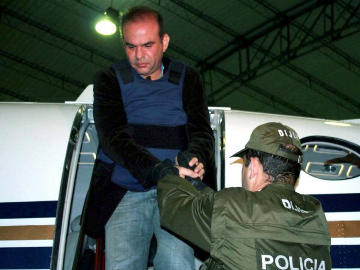 Mancuso responderá solo por delitos hasta el día de su desmovilización