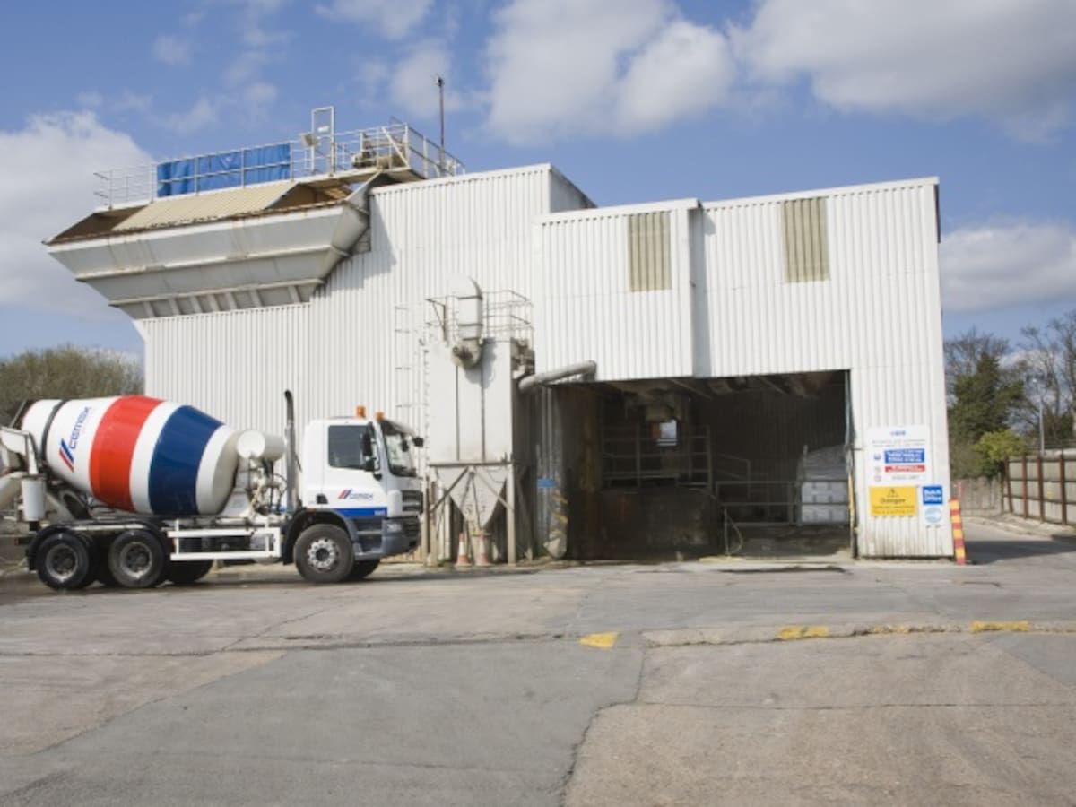 Los cheques y correos del caso Cemex