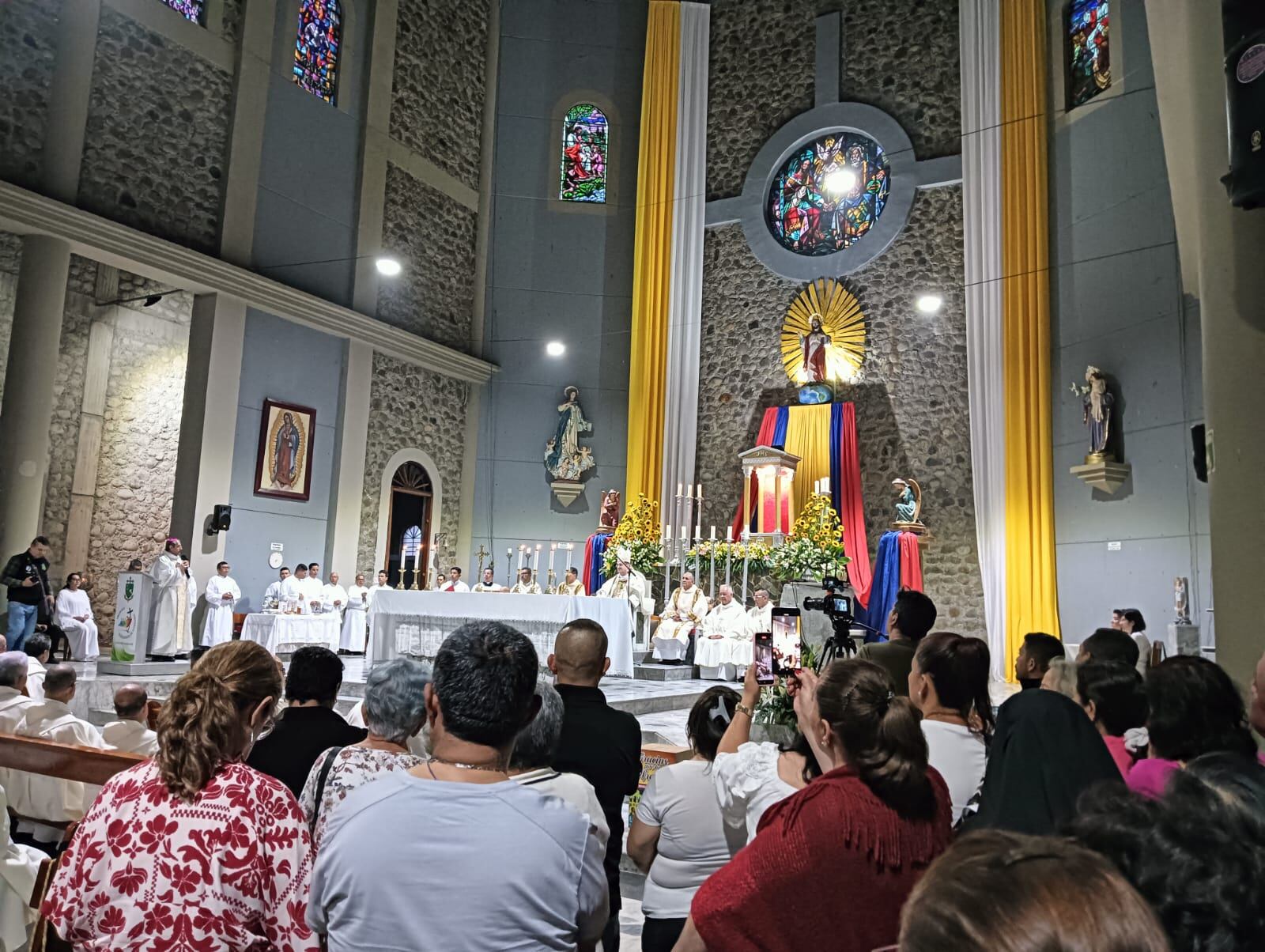 Miércoles de ceniza, Santuario del Sagrado Corazón de Jesús de Armenia. Foto: Adrián Trejos
