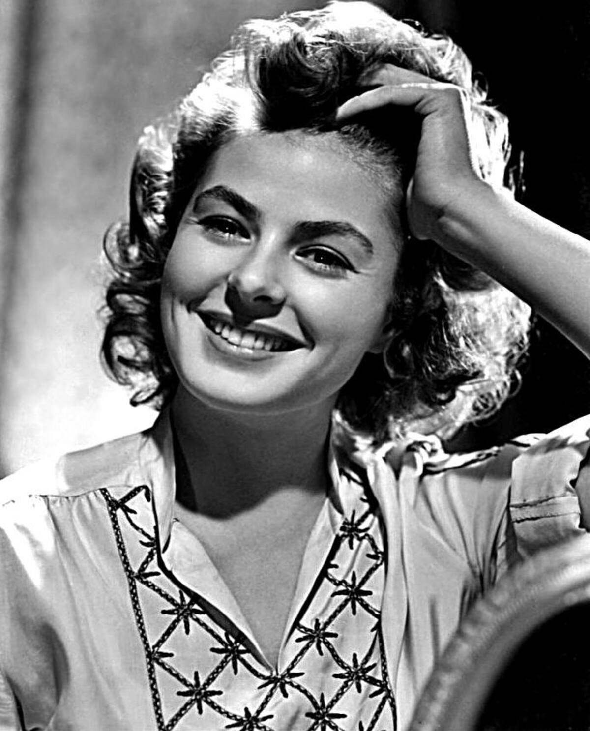 Ingrid Bergman ganó 3 Óscar dos a mejor actriz y uno a mejor actriz de repartoLUZ QUE AGONIZA en 1944ANASTASIA en 1956 ASESINATO EN EL ORIENT EXPRESS en 1974