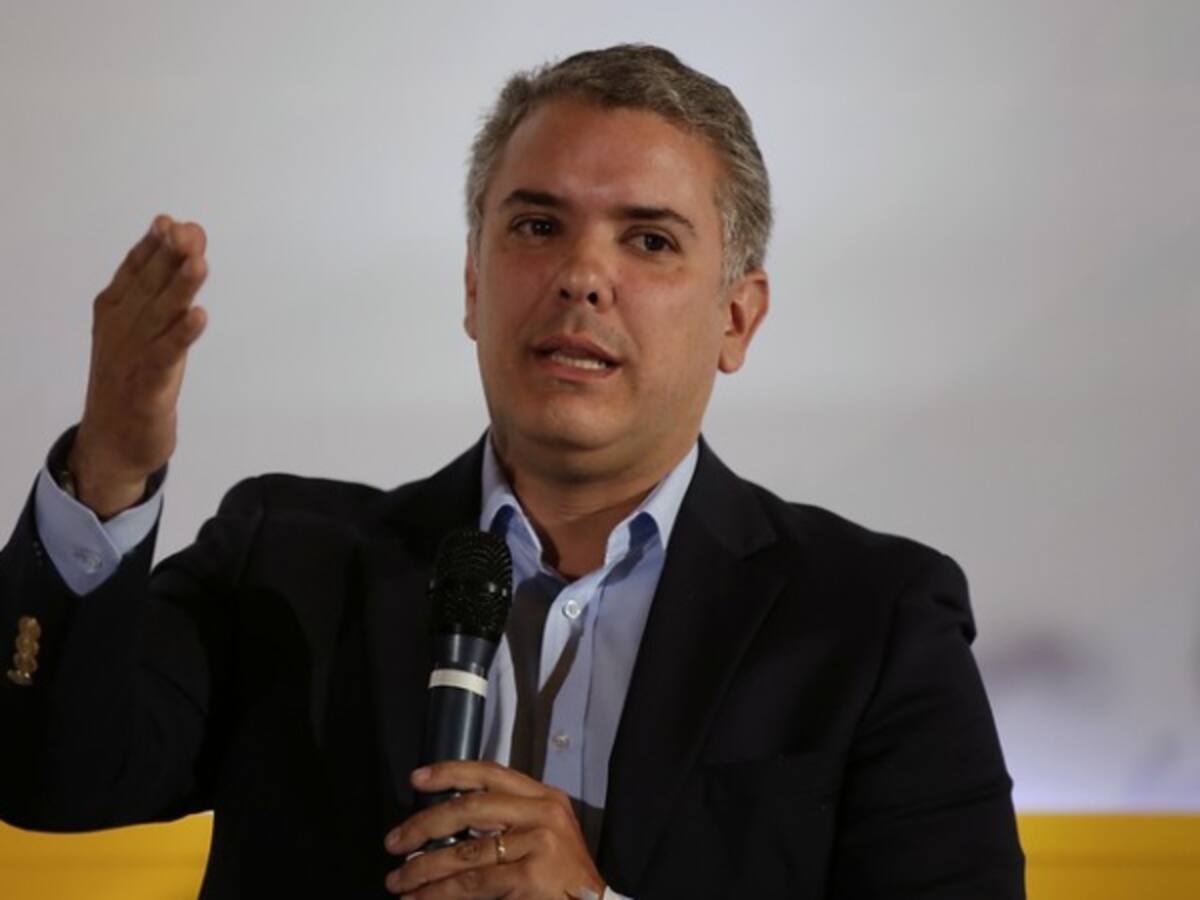 Iván Duque afirma que no le huye a los debates