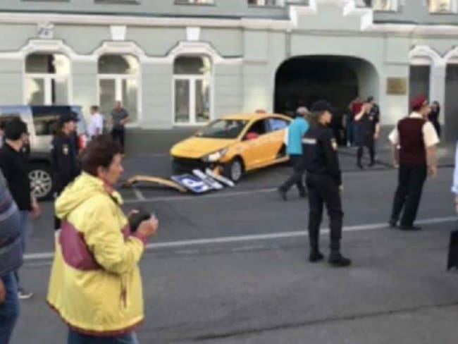 Taxista atropelló a una multitud de personas en el centro de Moscú