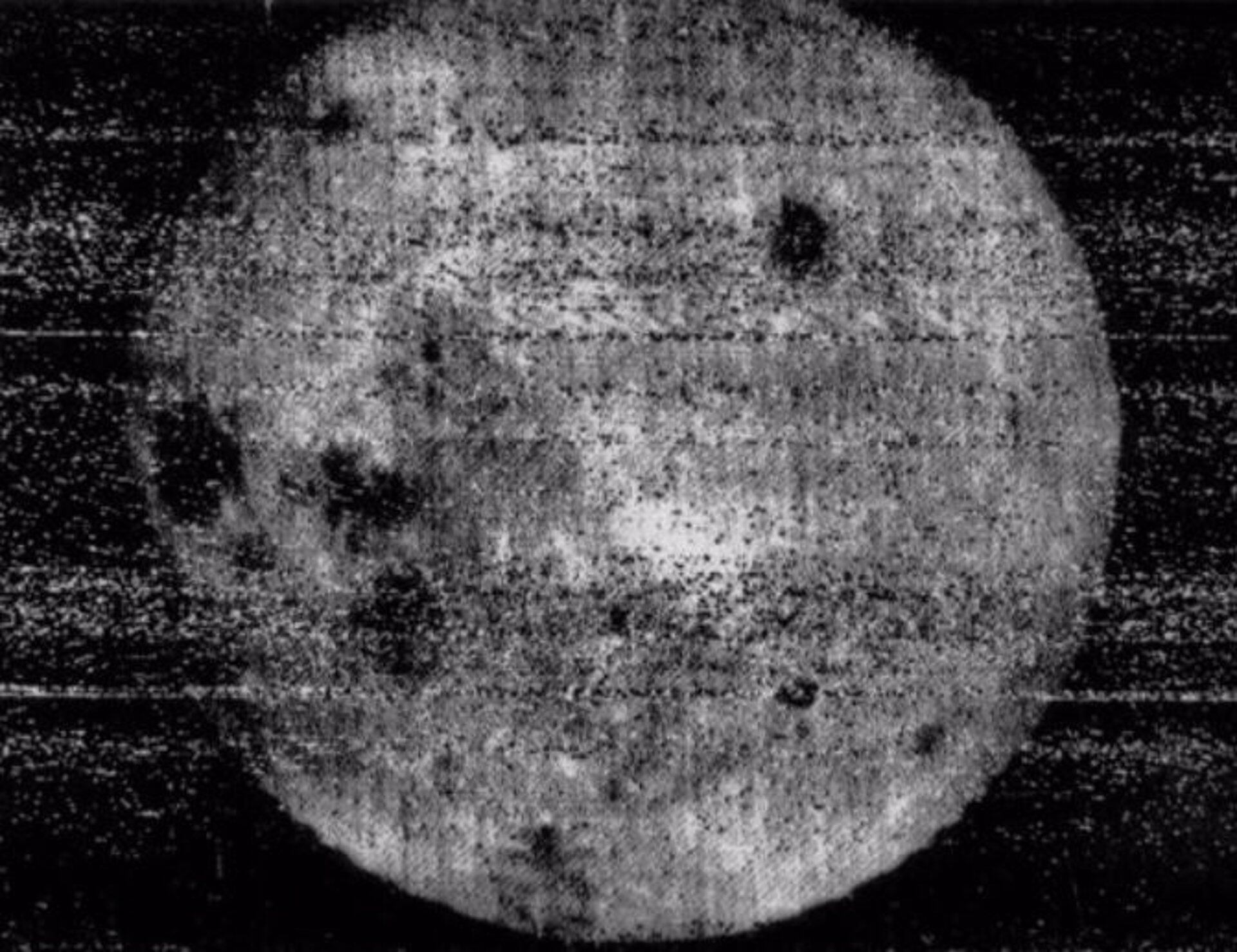 Primera imagen de la cara oculta de la Luna - OKB-1