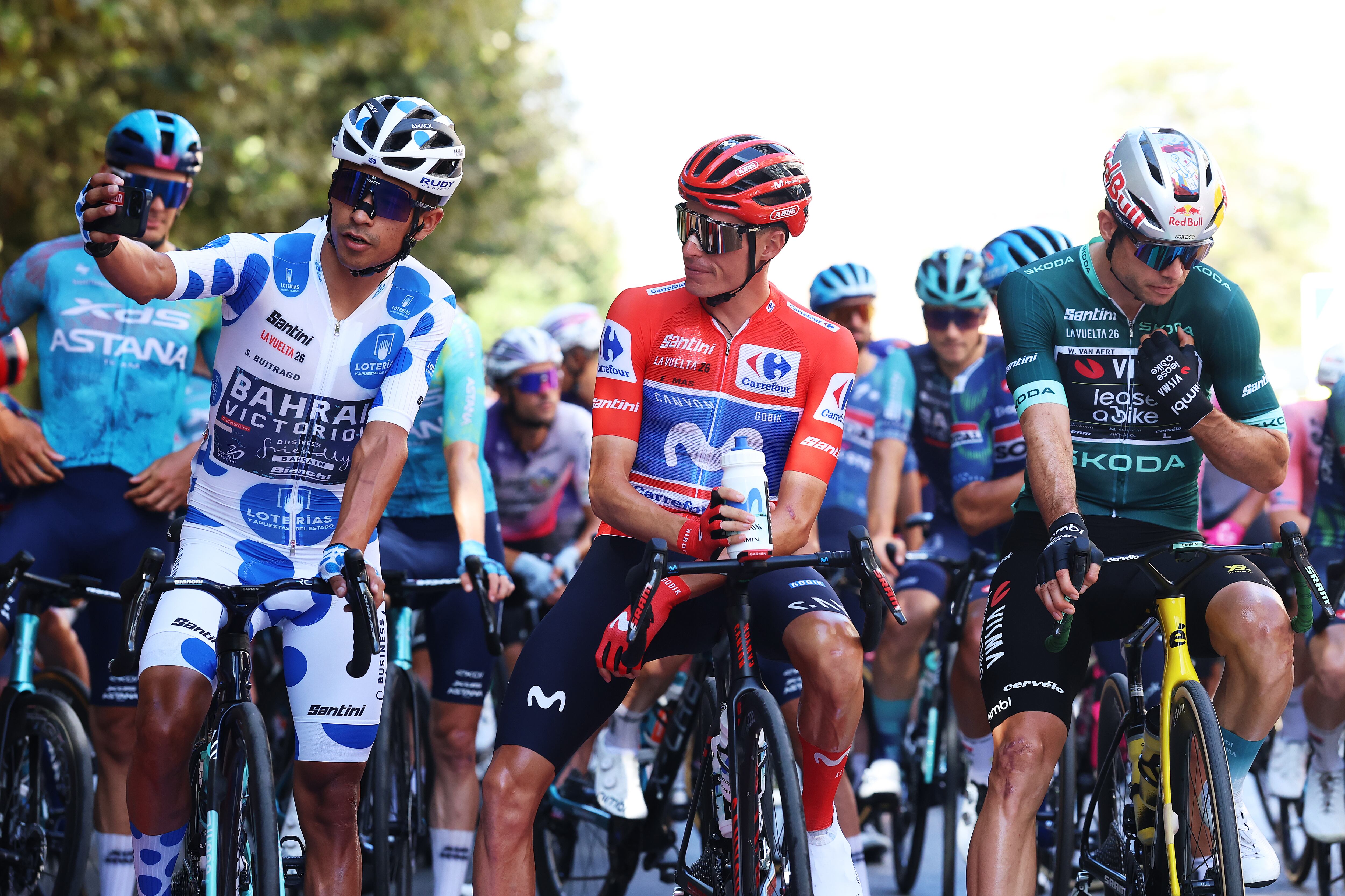 Santiago Buitrago y Enrica Mas, ganador de la montaña y de la general, respectivamente, de la Vuelta a España. (Photo by Alexander Hassenstein/Getty Images)