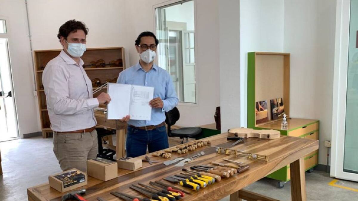 Fundación Salvi dona herramientas para incentivar la lutería