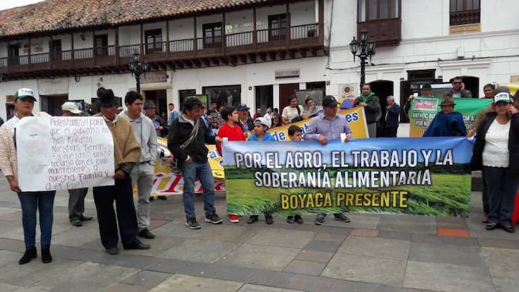 Con plantón, campesinos protestaron por la crisis agropecuaria en Boyacá