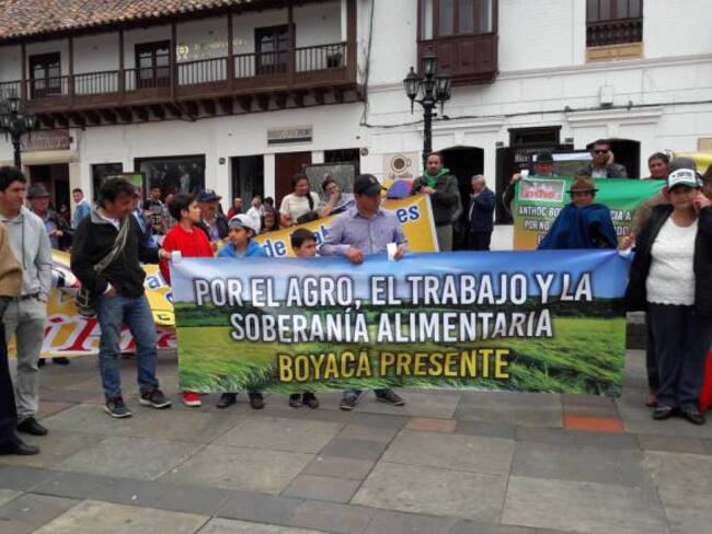 Con plantón, campesinos protestaron por la crisis agropecuaria en Boyacá