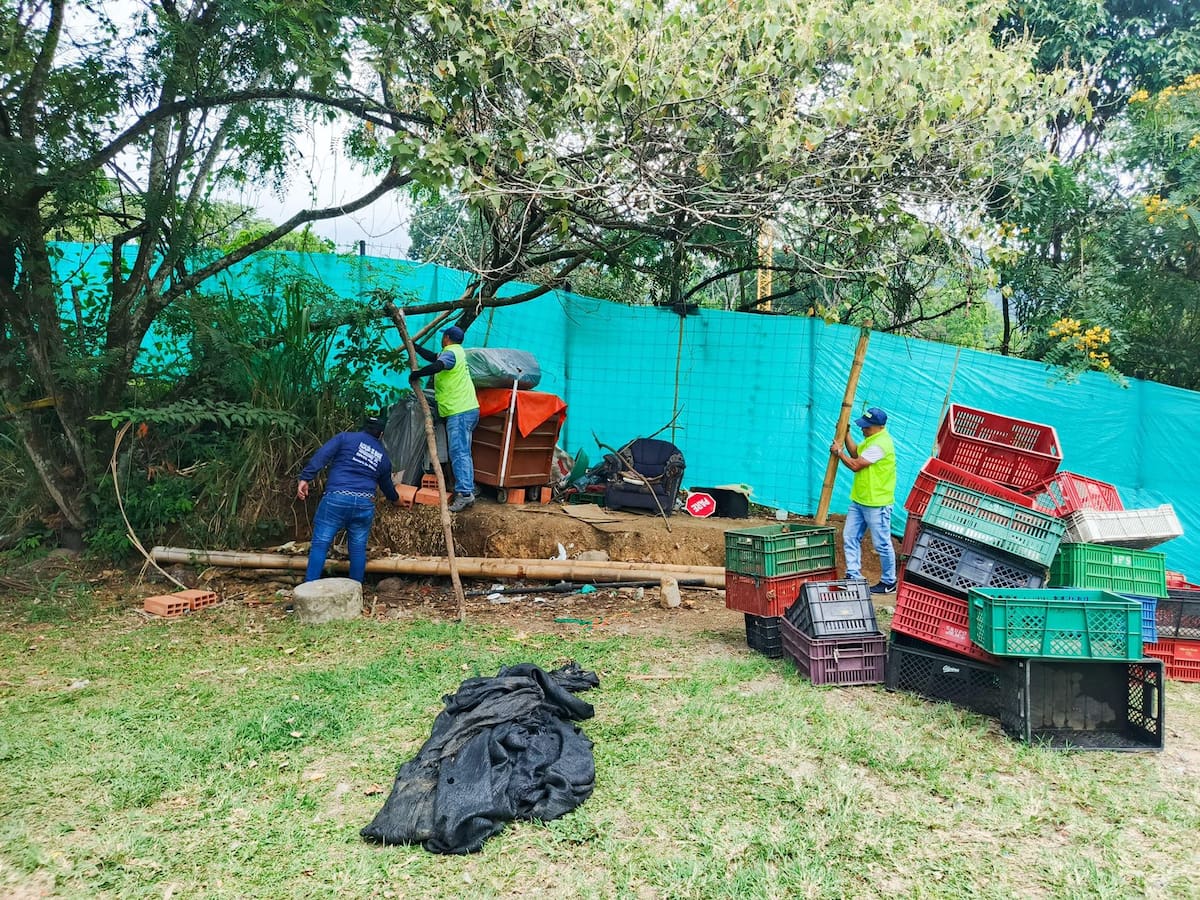 Desalojaron a vendedor de frutas que se ubicaba en la Ambalá con 103 en Ibagué