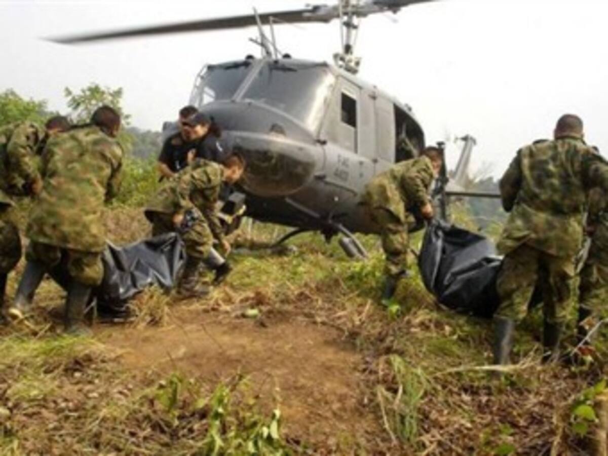 Dos de los 14 militares muertos en Arauca presentaban heridas de artefactos explosivos