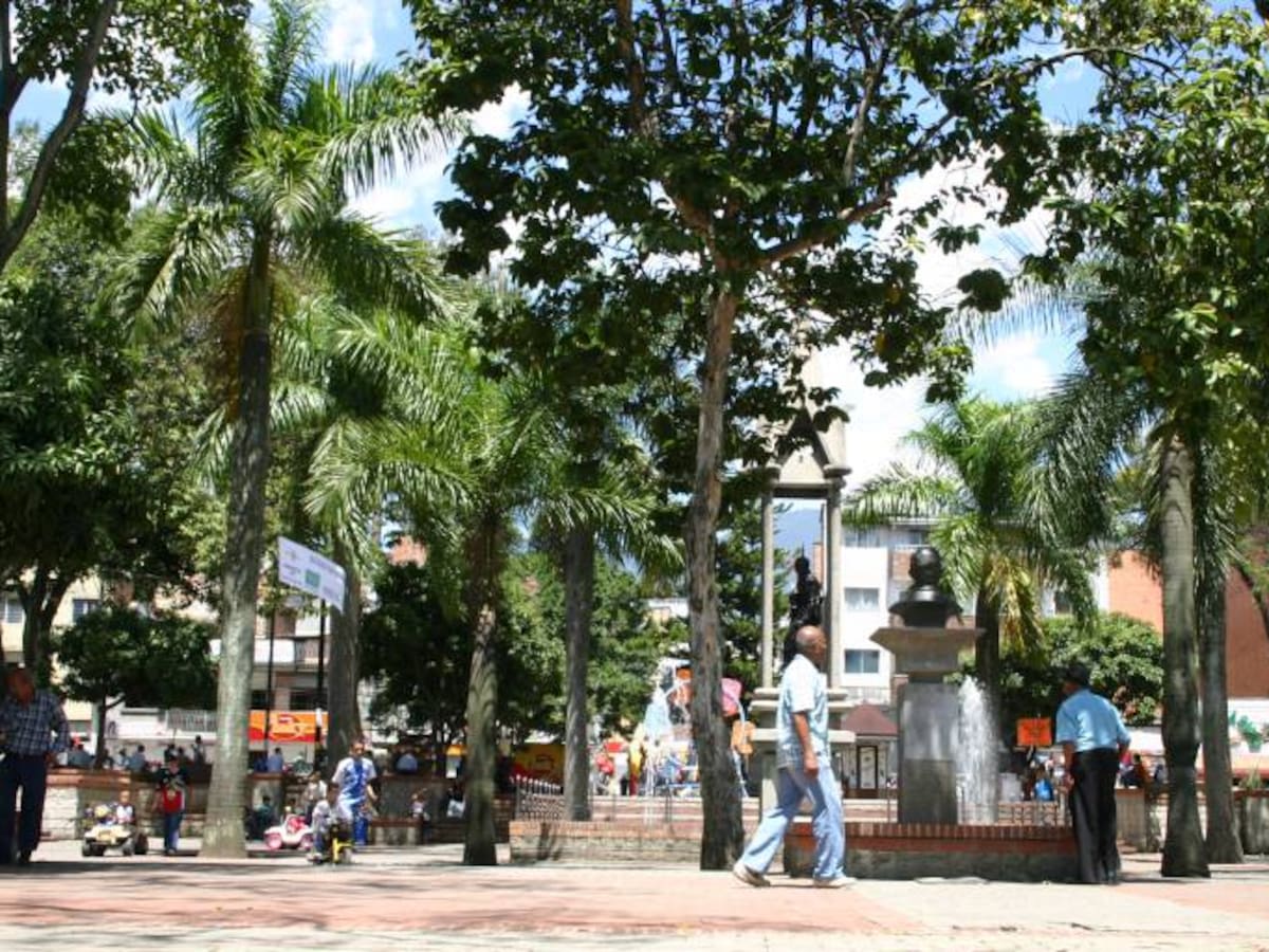 Joven se lanzó con su hermano del piso 12 de un edificio en Itagüí, Antioquia