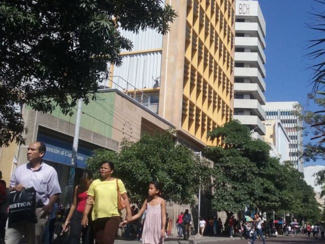 Afueras de la Alcaldía de Barranquilla en el paseo Bolívar.