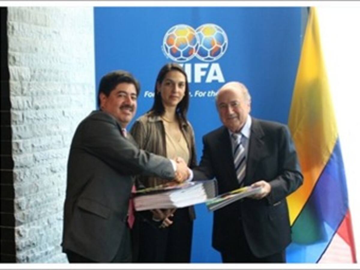 Blatter dice que Colombia está preparada para organizar un Mundial de mayores