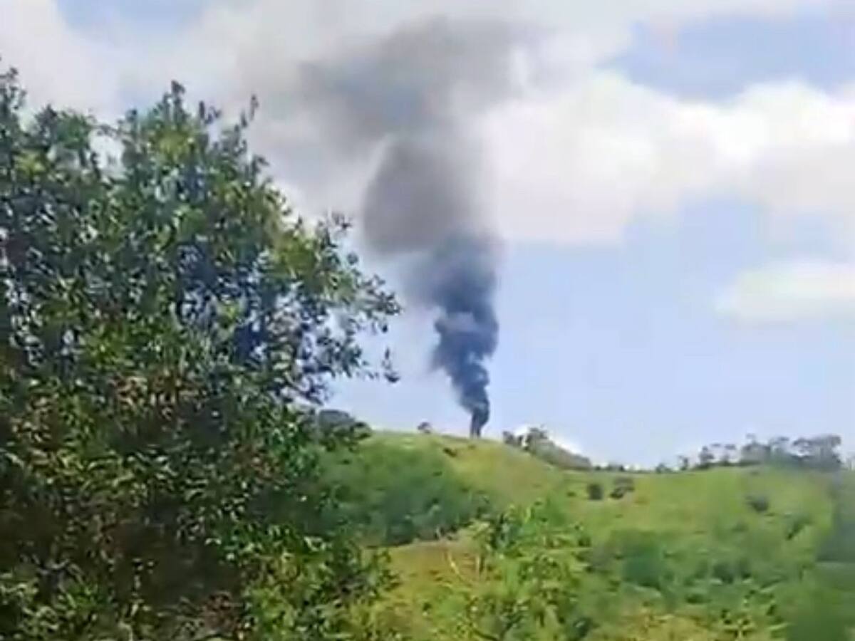 20 familias se desplazaron de la vereda Los Toros de Amalfi tras ataque a helicóptero de la Policía