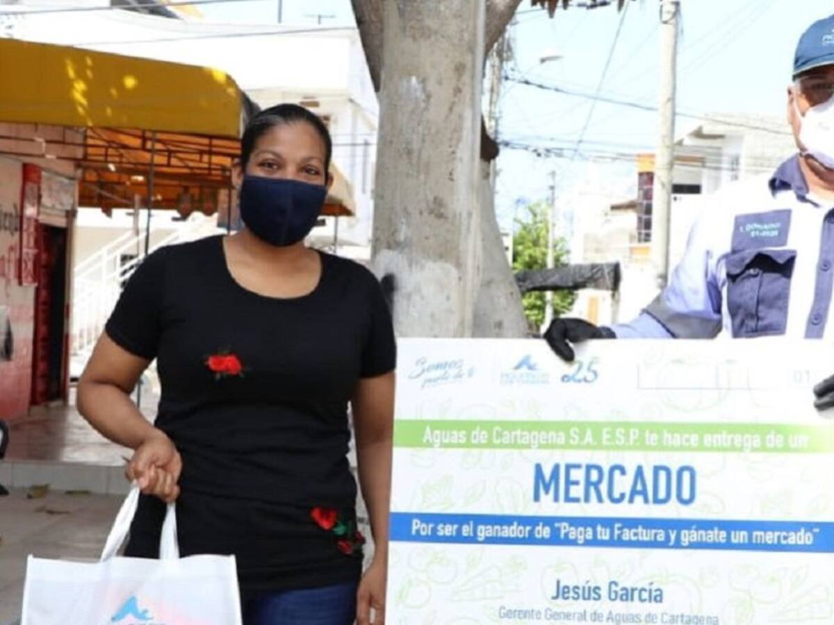 Aguas de Cartagena finaliza entrega de mercados a clientes buena paga