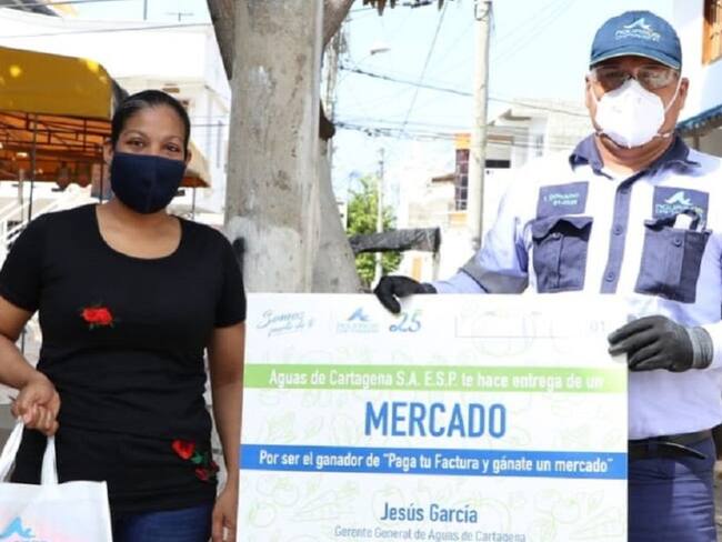 Aguas de Cartagena finaliza entrega de mercados a clientes buena paga