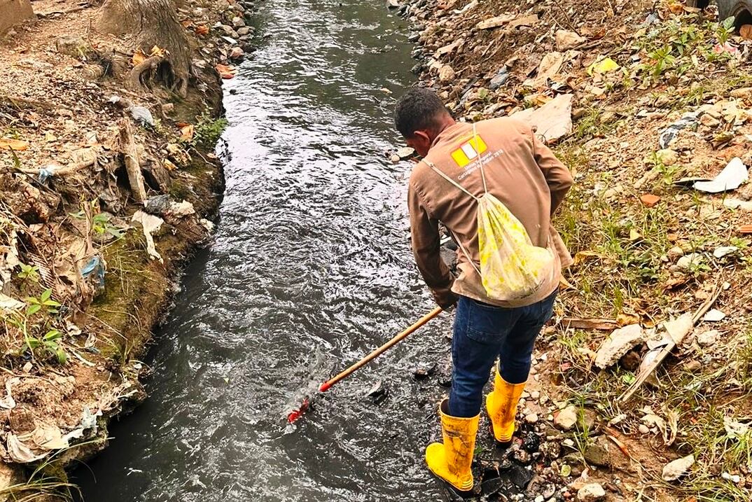 20 toneladas de desechos removidas de cuerpos de agua que desembocan en la bahía de Cartagena