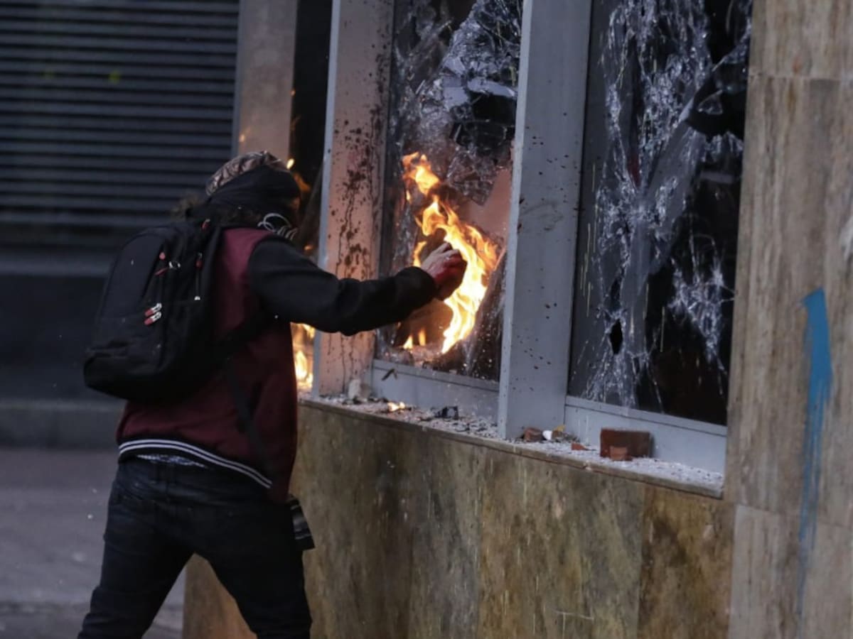 Ante un juez estará el estudiante capturado por lanzar papas bomba en Tunja