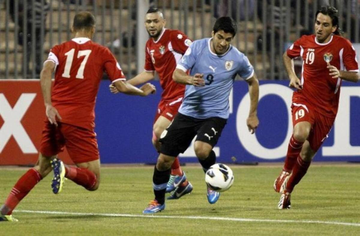 En el estadio internacional de Amán, Uruguay goleó 5-0 a Jordania con anotaciones de M. Pereira, C. Estuani, N. Lodeiro, C. Rodríguez y E. Cavani.