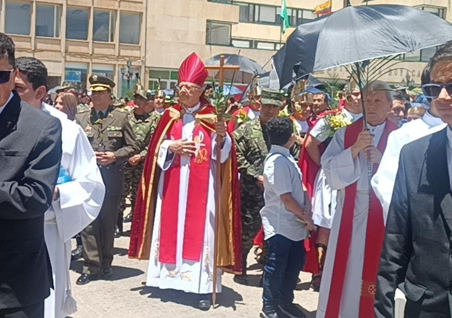 Monseñor Gabriel Ángel Villa Vahos, arzobispo de la Arquidiócesis de Tunja, Boyacá, en la procesión de Domingo de Ramos / Foto: Caracol Radio.