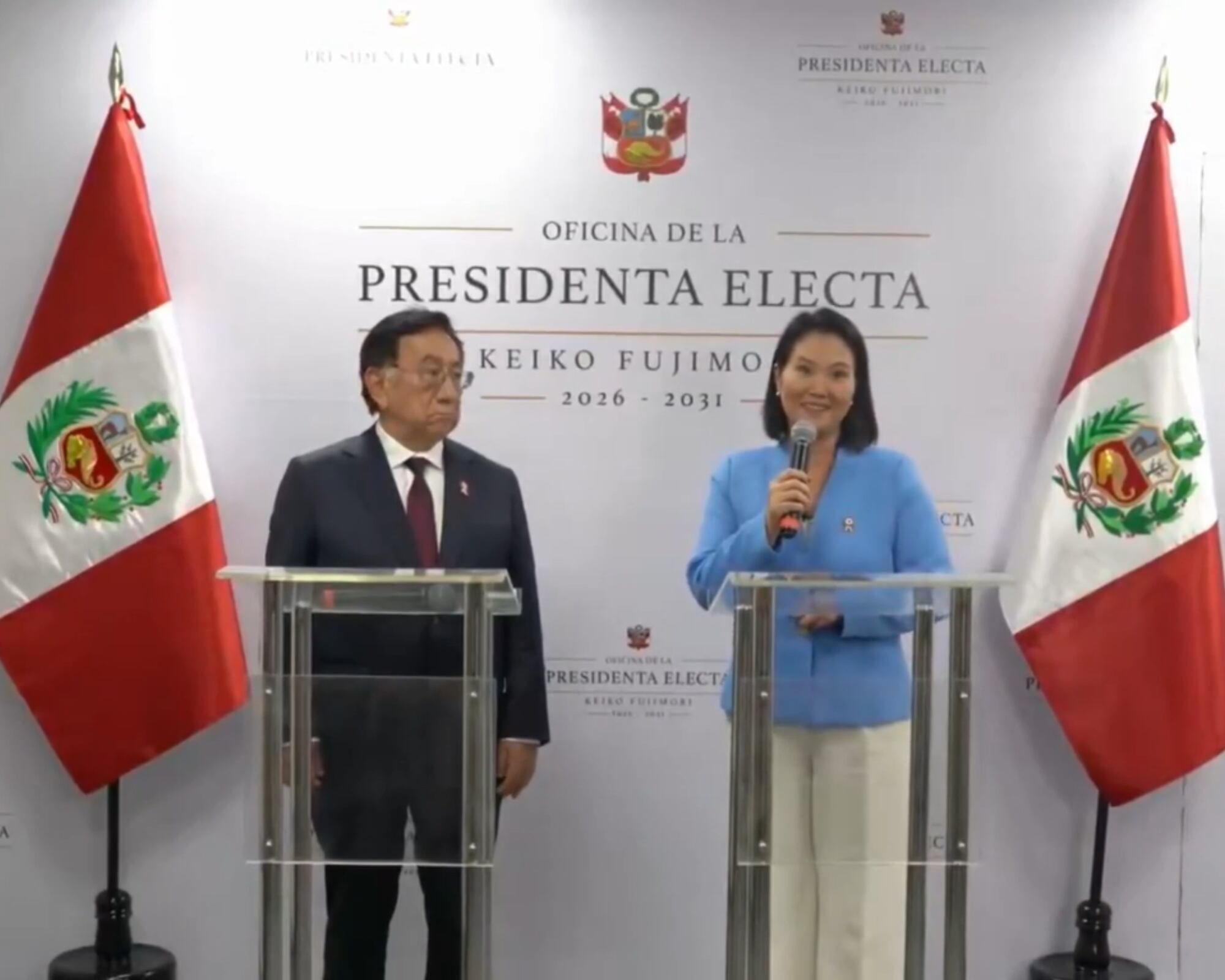 La presidenta electa y el mandatario interino saliente se reunieron para revisar los asuntos de gobierno pendientes para los próximos años. 
(Foto:   Captura de pantalla)