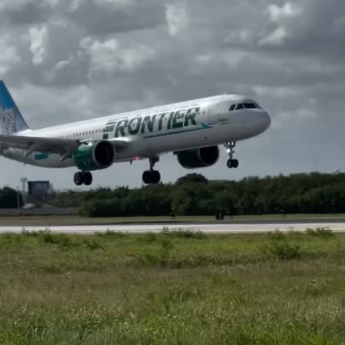 Aerolínea estadounidense de bajo costo Frontier Airlines aterriza en Colombia con tres rutas
