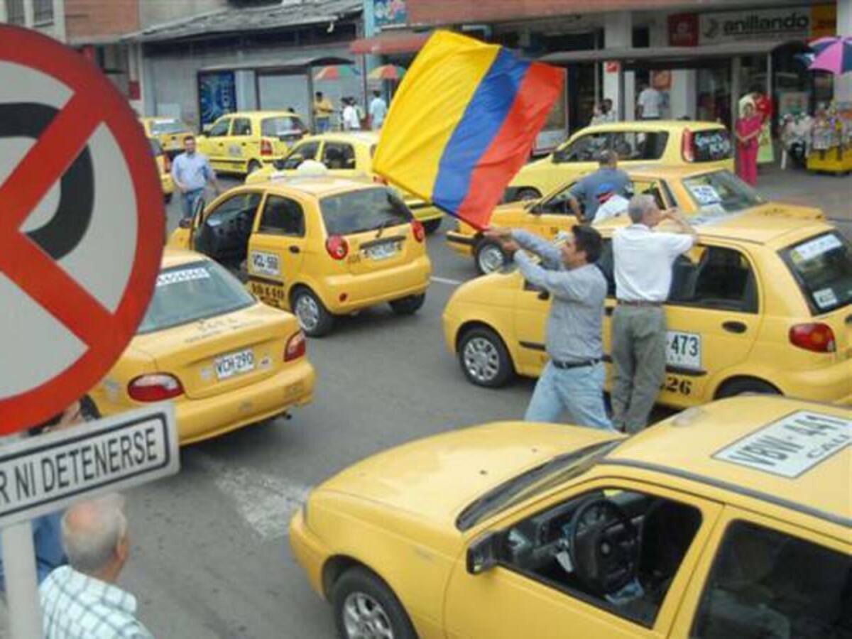 Anuncian sanciones a taxistas que alteren la movilidad y el orden por paro en Bogotá