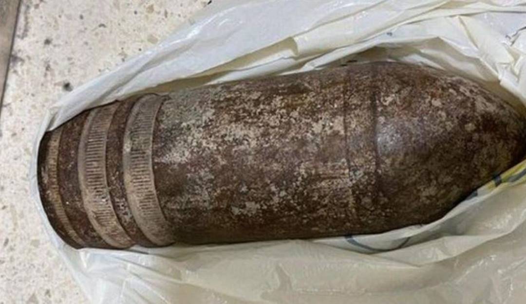 El proyectil que llevaba la familia estadounidense en el aeropuerto de Ben Gurion.                   Foto: Autoridad Aeroportuaria de Israel.