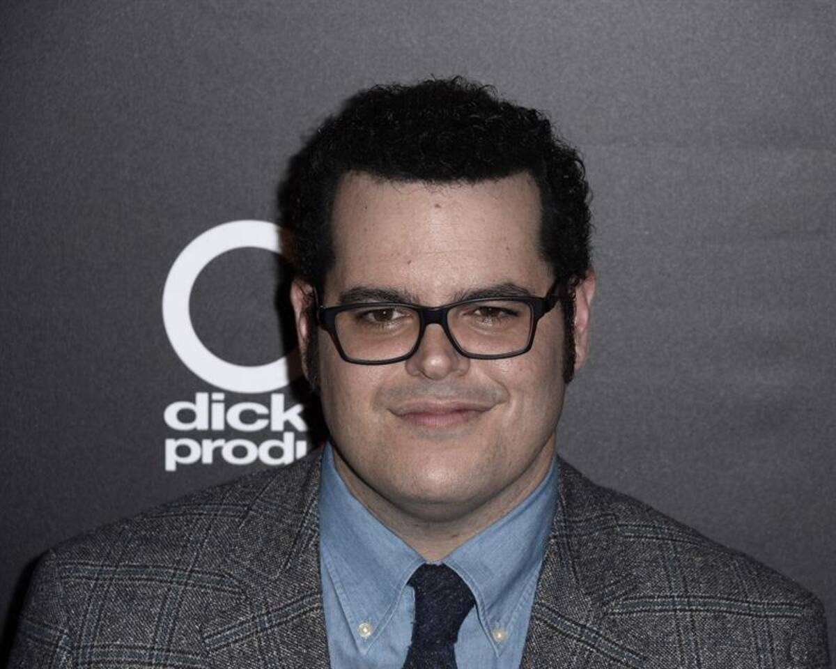 Jennifer López, Melanie Iglesias, los integrantes de 5 Seconds of Summer, Karlie Kloss y Gwen Stefani fueron algunos de los asistentes.