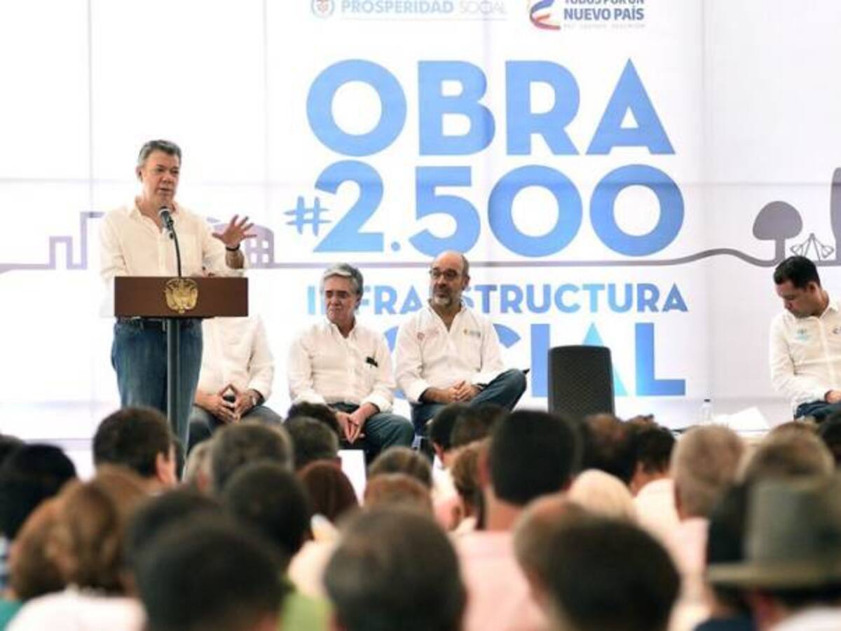 Santos promete 500 obras adicionales al terminar su Gobierno