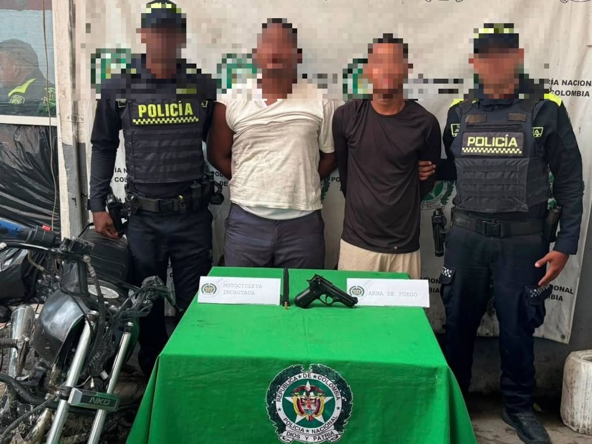 Dos capturados por movilizarse con arma de fuego ilegal en Cartagena