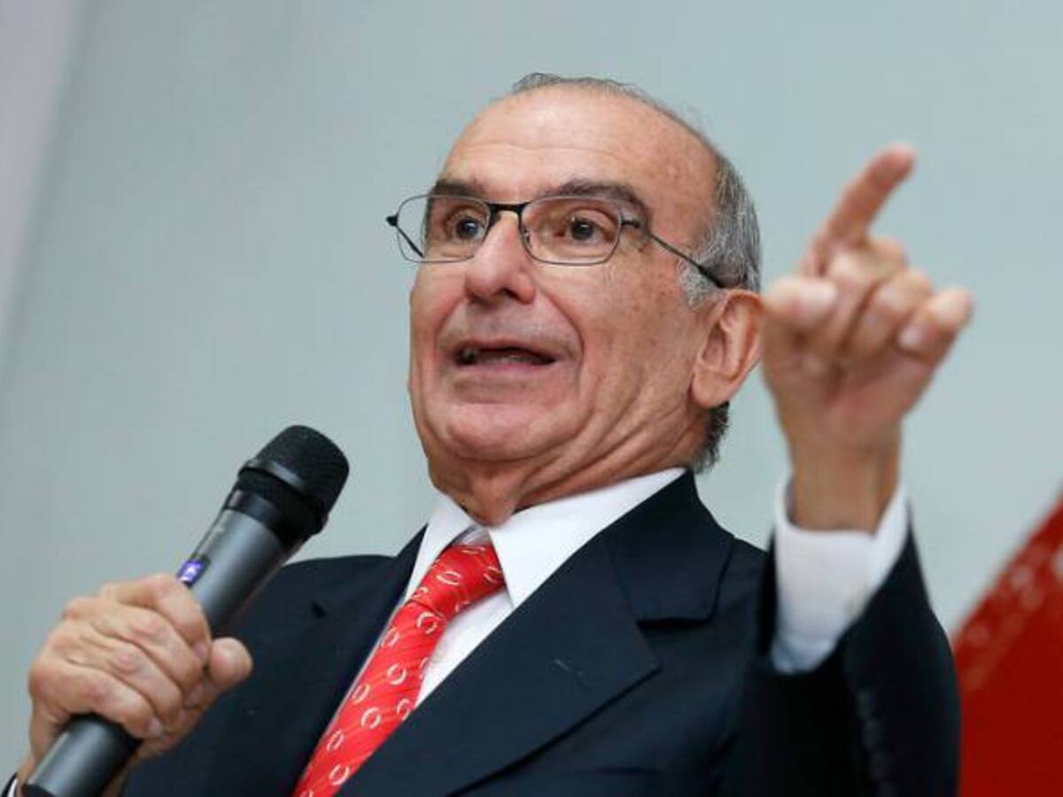 De La Calle niega estar buscando apoyo de Cambio Radical para la consulta liberal