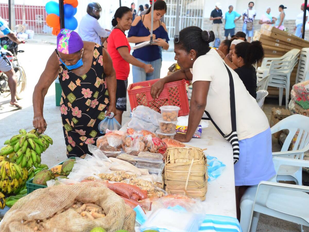 Más de 10 mil kilos de alimentos vendidos en mercado campesino de Pasacaballos
