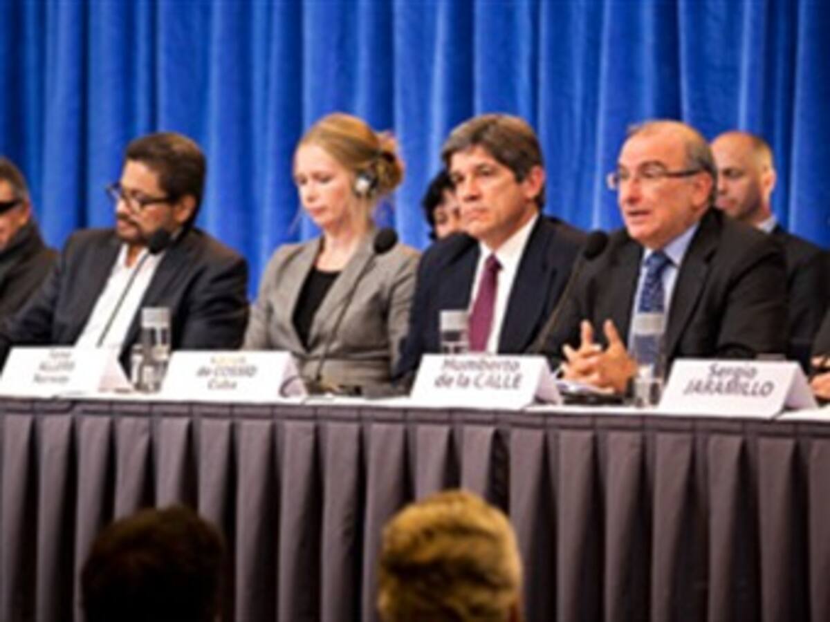 Farc afirman que triunfo de Maduro en Venezuela beneficiará el proceso de paz