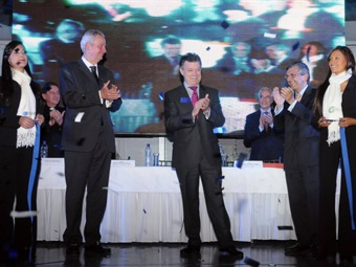 Santos: Ley de víctimas ayudará a saldar deuda moral con afectados por la violencia