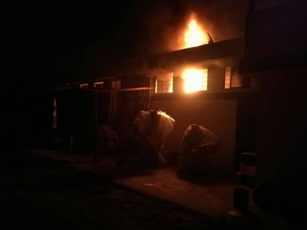 Manos criminales habrían provocado incendio afectando dos casas en Soledad
