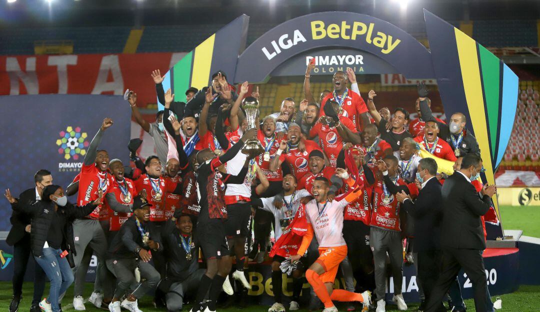 Celebración de América tras el título del 2020