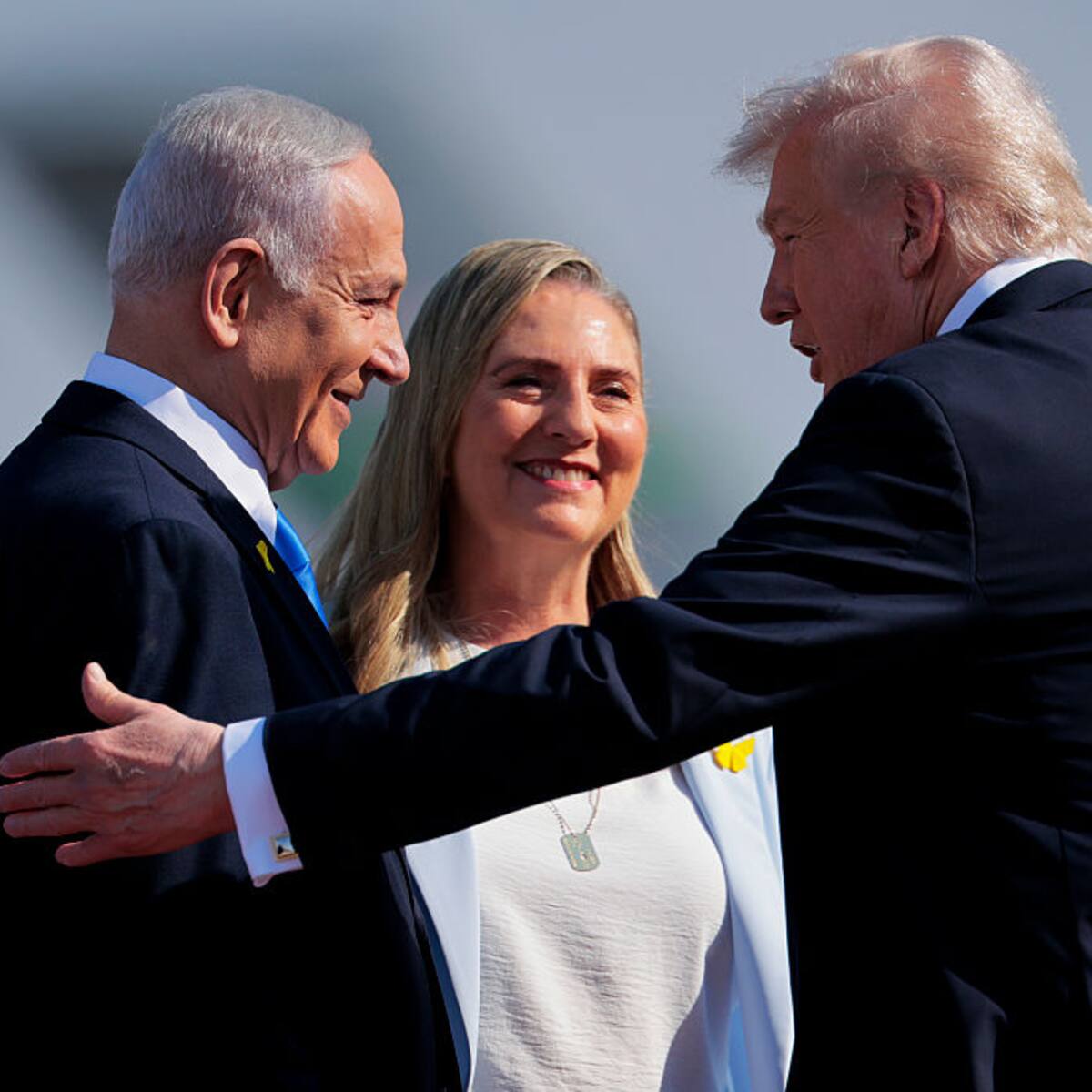 Donald Trump pide que se indulte al primer ministro de Israel Benjamín Netanyahu