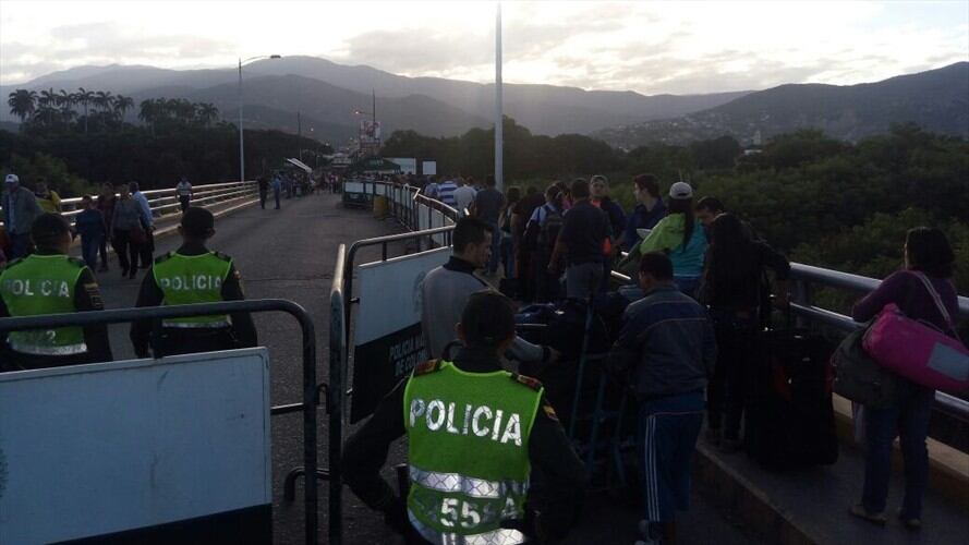 Venezuela habilitó este martes 20 de diciembre el paso en la frontera que comienza de manera progresiva. Foto: La W/ Audry Carrillo.