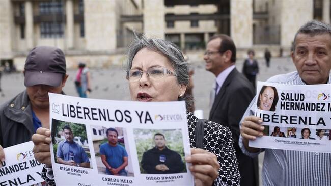 Marcha en la Plaza de Bolívar para exigir la liberación de los periodistas secuestrados. Foto: Colprensa