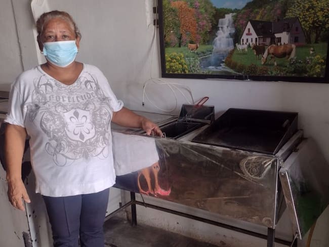 Beatriz Pitalúa es una adulta mayor que quiere cocinar alimentos para entregarlos con un valor simbólico de $1.000