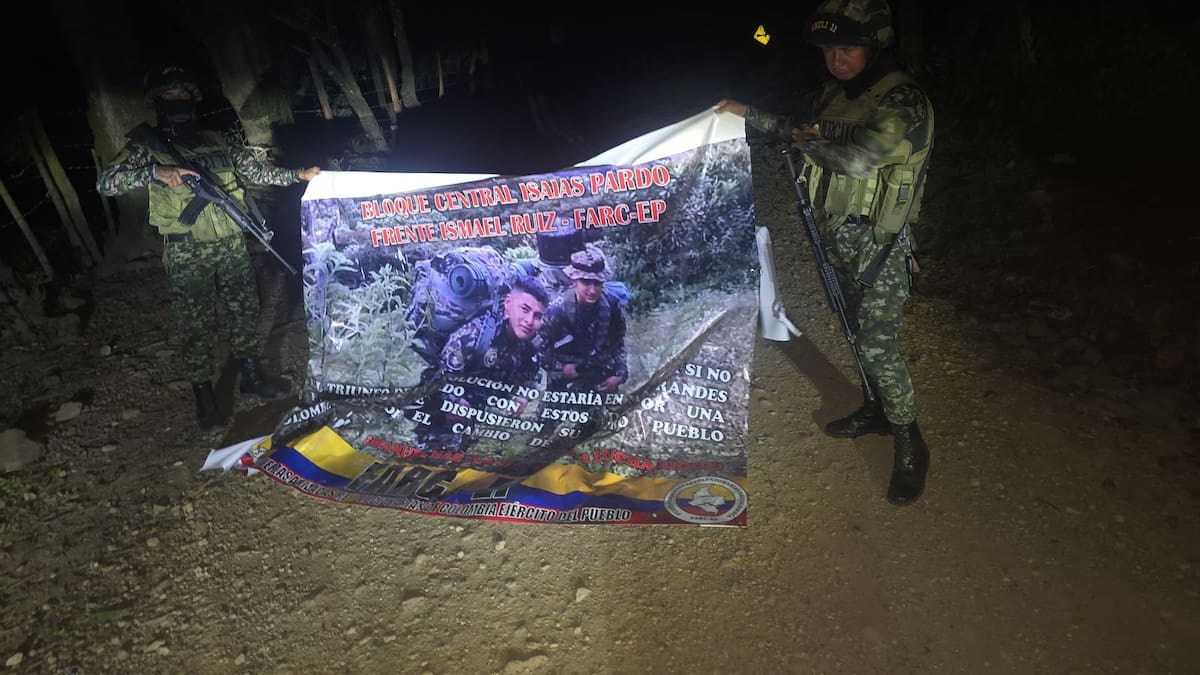 Disparos por dron en Íquira, Ejército reaccionó tras retirar valla de disidencias