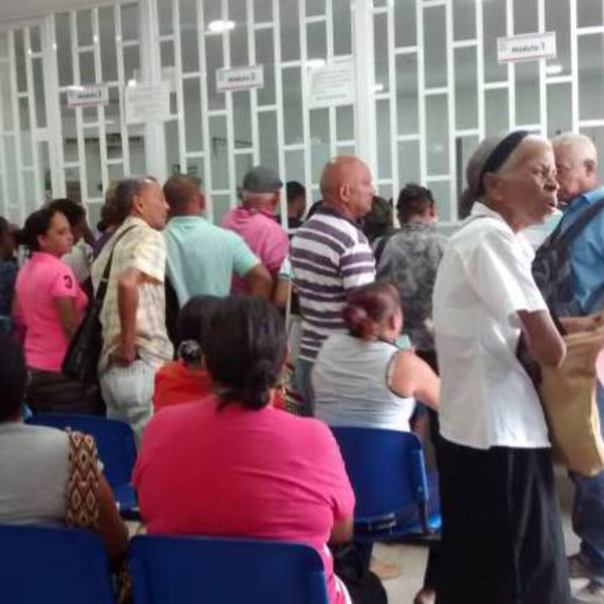 Inconformidad a pesar de la ampliación de la red de dispensación de medicamentos en Medimás