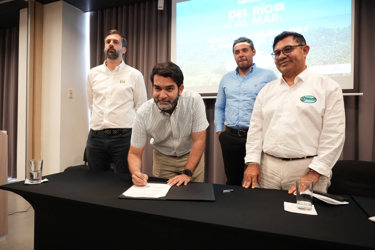 Firmado memorando de entendimiento para combatir la contaminación por plásticos en Santa Marta/ Cortesia
