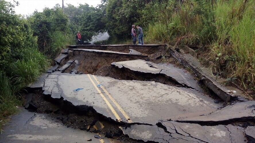 Una falla geológica antigua se reactivó como consecuencia del incremento de las lluvias. Foto: Cortesía: Jorge Oquendo