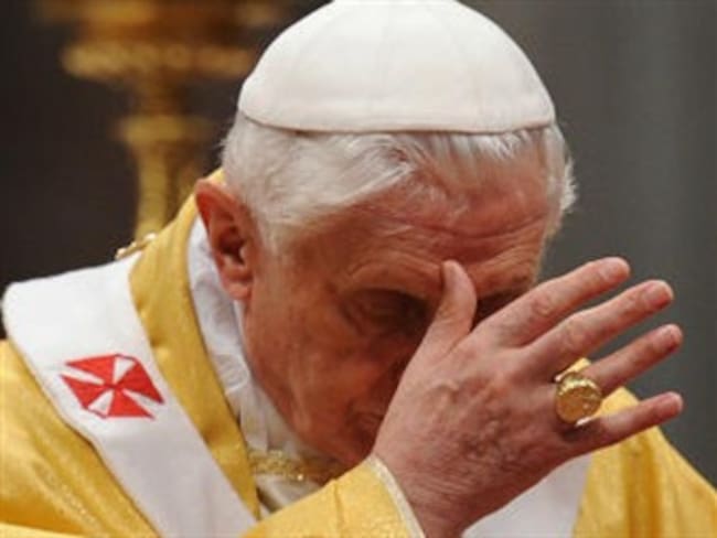 Benedicto XVI ya entregó el anillo del Pescador para que sea anulado