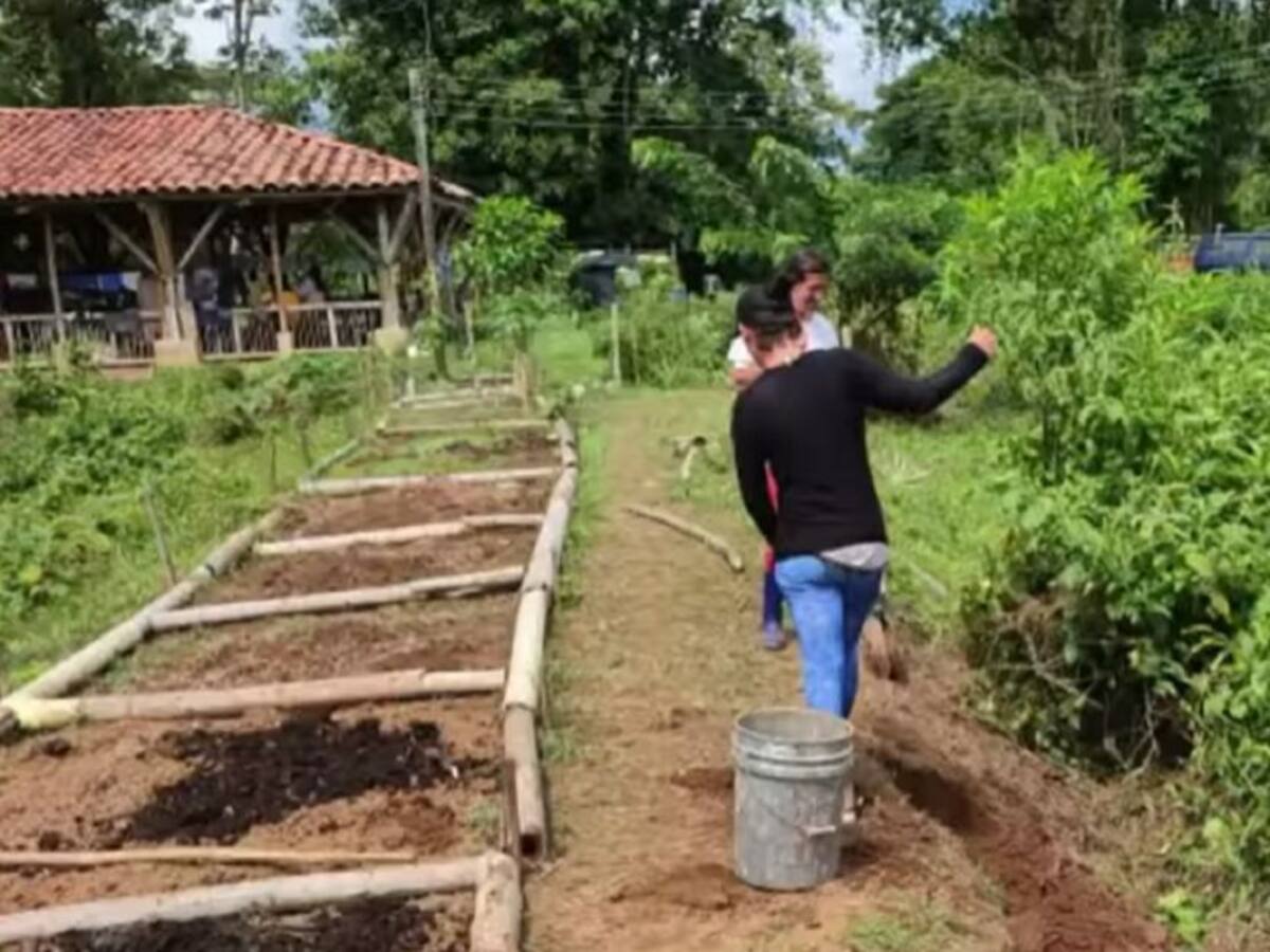 En Viterbo apoyan a la comunidad LGTBI con aportes al plan de huertas