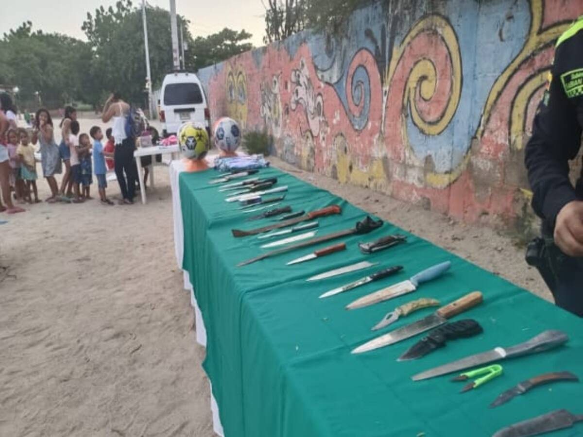 Jóvenes de Santa Marta se desarmaron y ahora le apuestan a la paz junto a la Policía