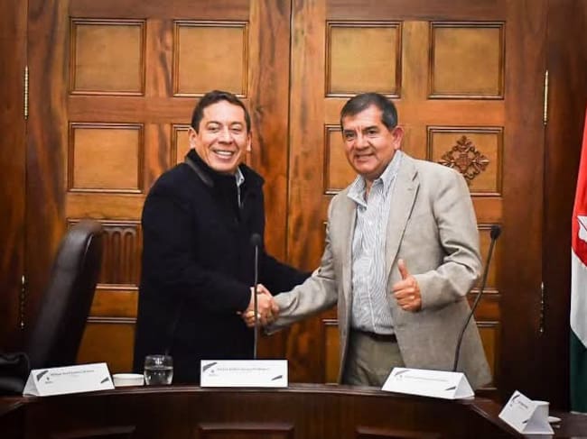 El gobernador de Boyacá, Carlos Amaya, y el alcalde de Tunja, Rafael Acevedo, adelantaron un Consejo de Gobierno Bilateral en el Palacio de La Torre 7 Foto: Alcaldía de Tunja.