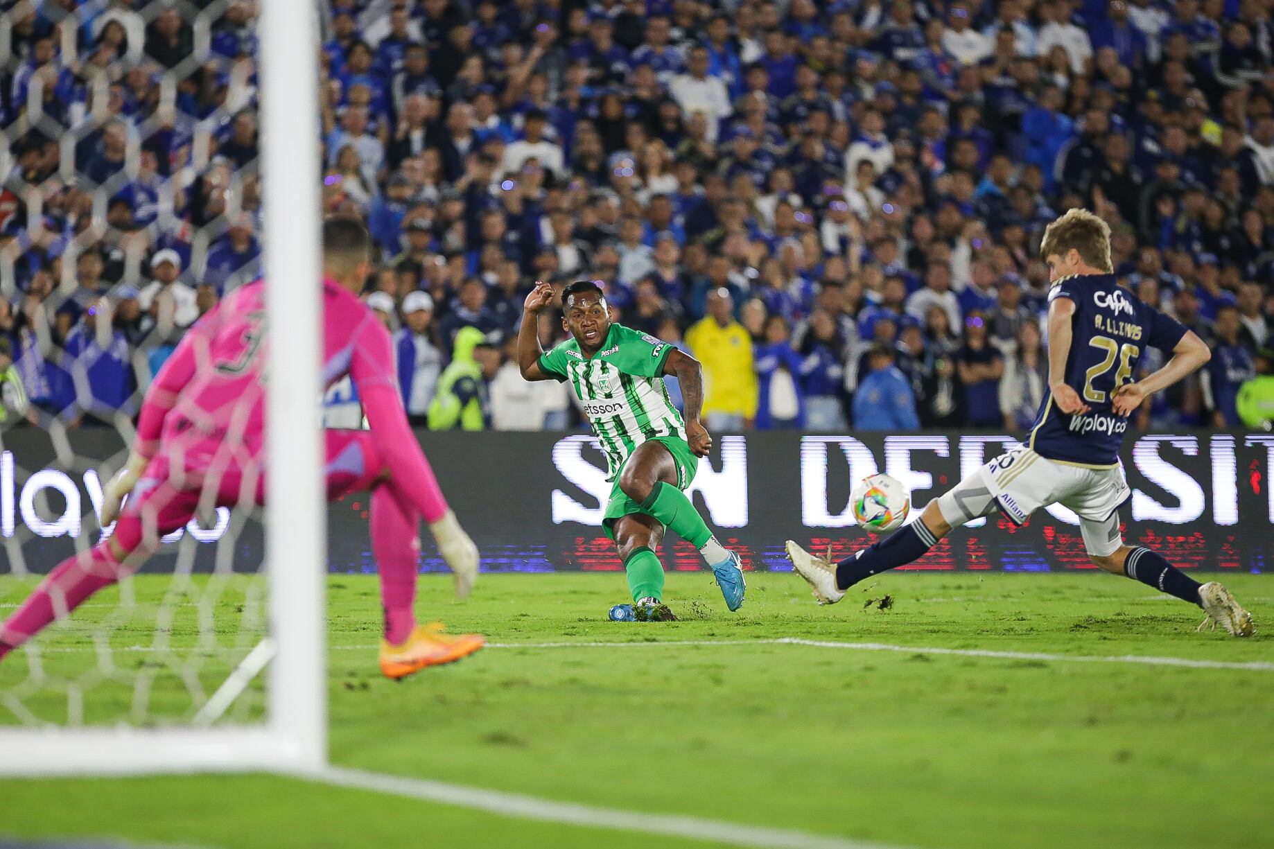 Alfredo Morelos durante uno de sus juegos contra Millonarios en los cuadrangulares finales. (Colprensa - Cristian Bayona).